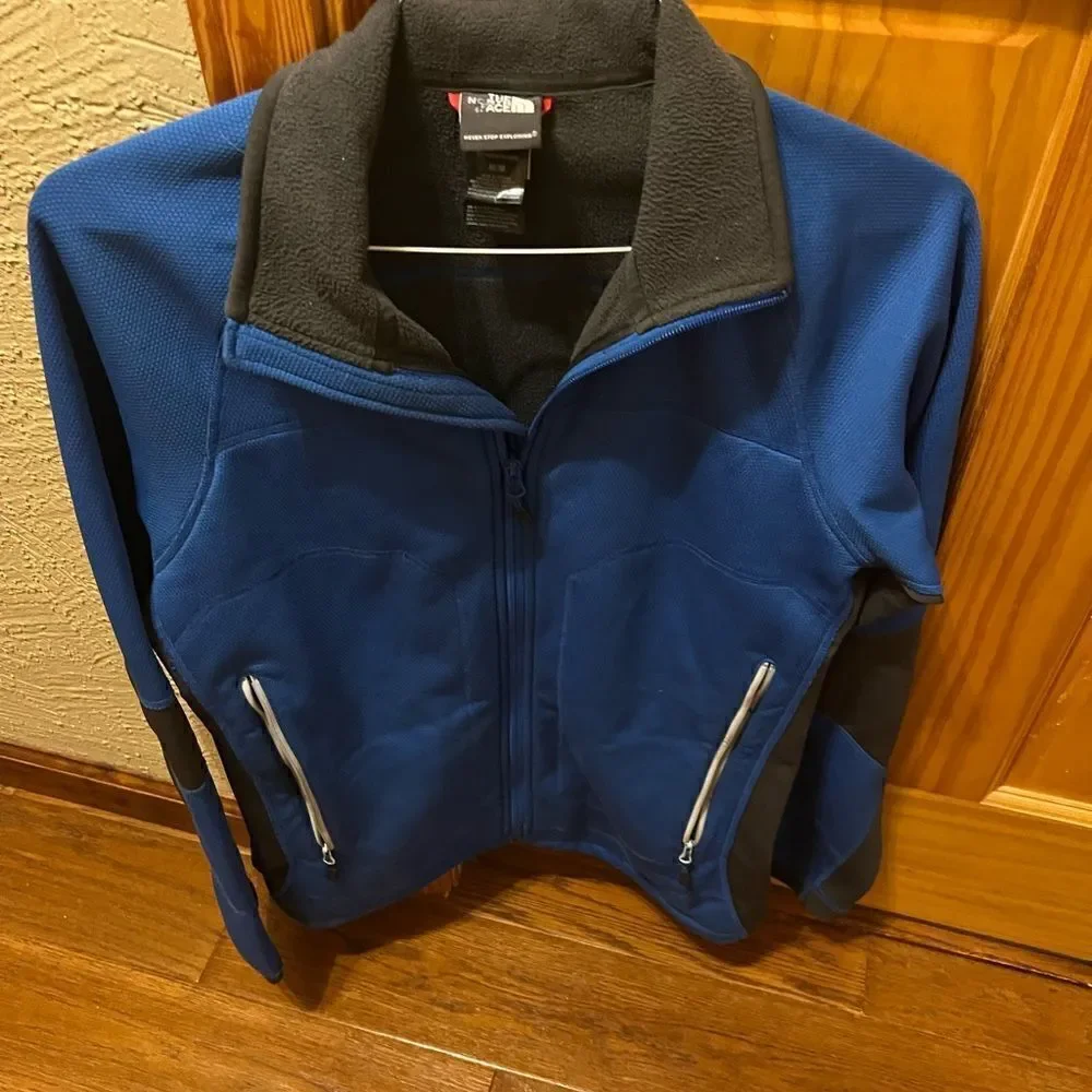 The North Face men’s size medium zip up jacket